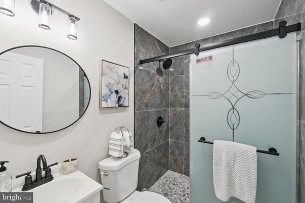 Bathroom, Interior, Recessed Lighting