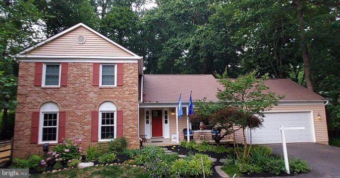 Attached, Exterior, Facade, Brick Facade, Brick Traditional