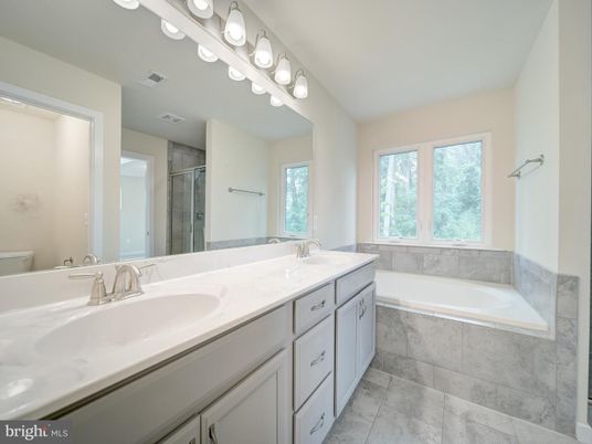 Bathroom, Dual Sink Vanities, Interior