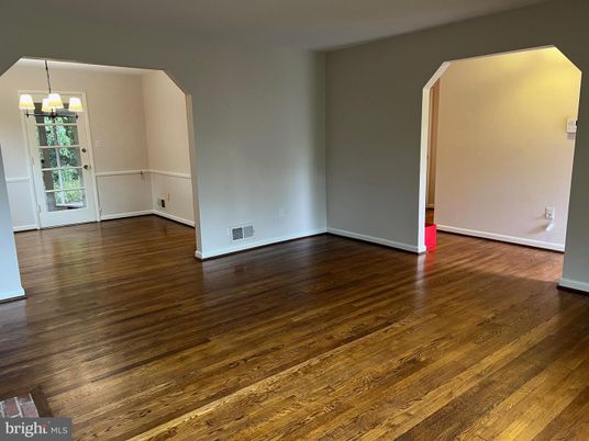 Chandelier, Empty room, Interior, Wood Texture Flooring