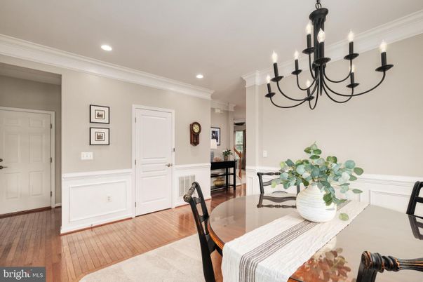 Chandelier, Dining room, Interior, Recessed Lighting, Wood Texture Flooring