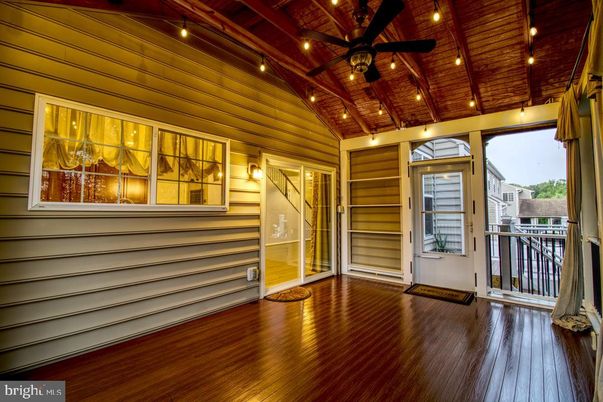 Empty room, Interior, Wooden Beams, Wooden Ceilings, Wood Texture Flooring