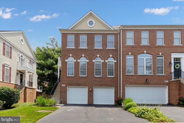 Attached, Exterior, Facade, Brick Facade, Rowhouse