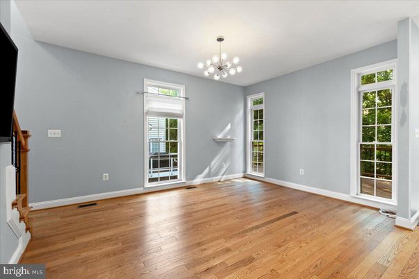 Empty room, Interior, Pendant Lights, Wood Texture Flooring