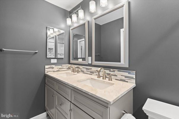 Bathroom, Dual Sink Vanities, Interior