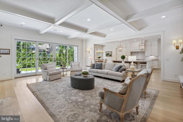 Chandelier, Interior, Kitchen, Living room, Pendant Lights, Recessed Lighting, Wood Texture Flooring