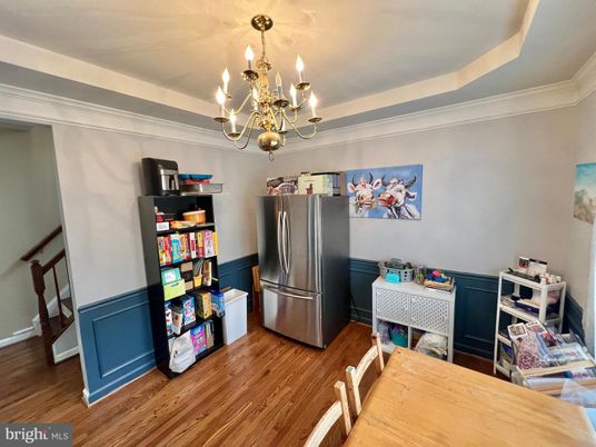 Chandelier, Interior, Kitchen, Wood Texture Flooring