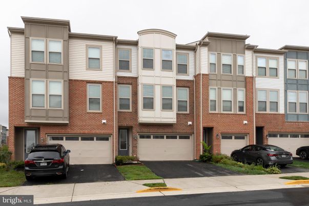 Attached, Exterior, Facade, Brick Facade, Rowhouse