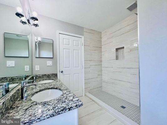 Bathroom, Dual Sink Vanities, Interior
