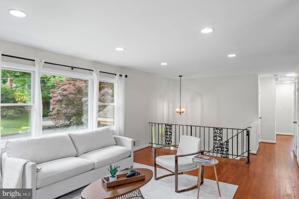 Interior, Living room, Pendant Lights, Recessed Lighting, Wood Texture Flooring