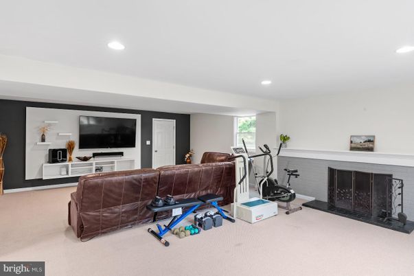 Fireplace, Fitness Equipment, Interior, Living room, Recessed Lighting