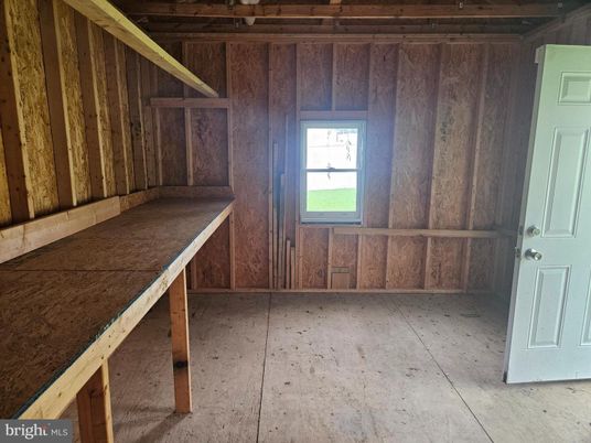 Empty room, Interior, Wooden Beams, Wooden Walls