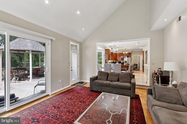 Chandelier, Dining room, Interior, Kitchen, Living room, Recessed Lighting, Wood Texture Flooring