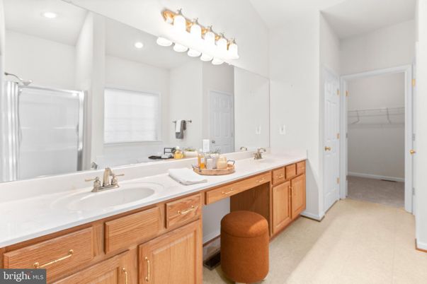 Bathroom, Dual Sink Vanities, Interior, Recessed Lighting