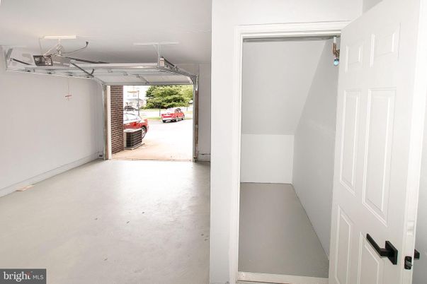 Garage, Interior