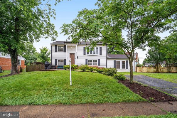 Backyard, Exterior, Facade, Raised Ranch