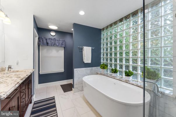 Bathroom, Free Standing Baths, Interior, Marble, Recessed Lighting