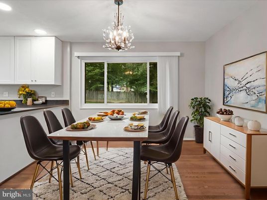 Chandelier, Dining room, Interior, Recessed Lighting, Wood Texture Flooring