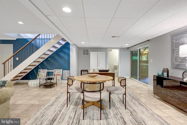 Dining room, Interior, Recessed Lighting