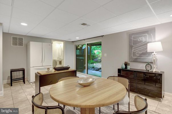 Dining room, Interior, Recessed Lighting