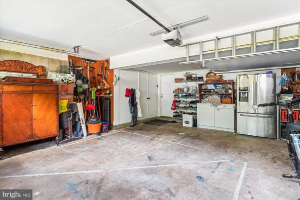 Garage, Interior