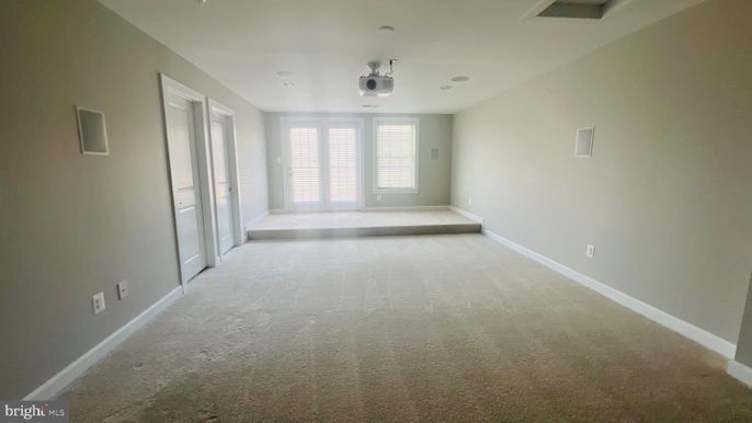 Empty room, Interior, Recessed Lighting