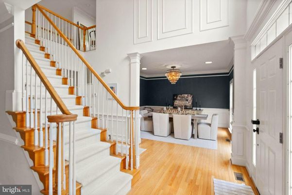 Chandelier, Dining room, Interior, Recessed Lighting, Wood Texture Flooring