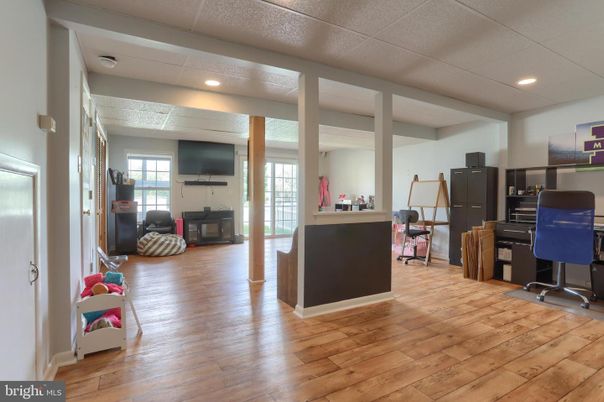 Home Office, Interior, Recessed Lighting, Wood Texture Flooring