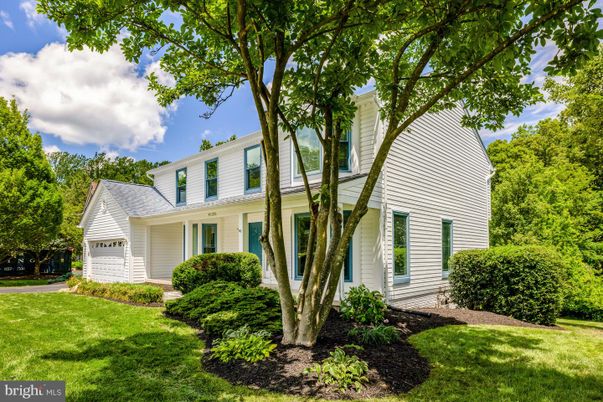 Attached, Exterior, Facade, Farmhouse