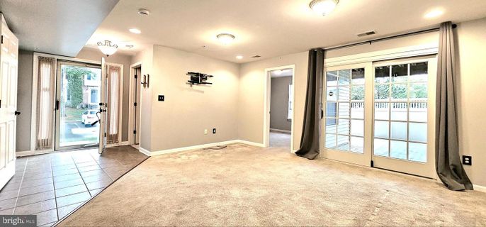 Empty room, Interior, Recessed Lighting