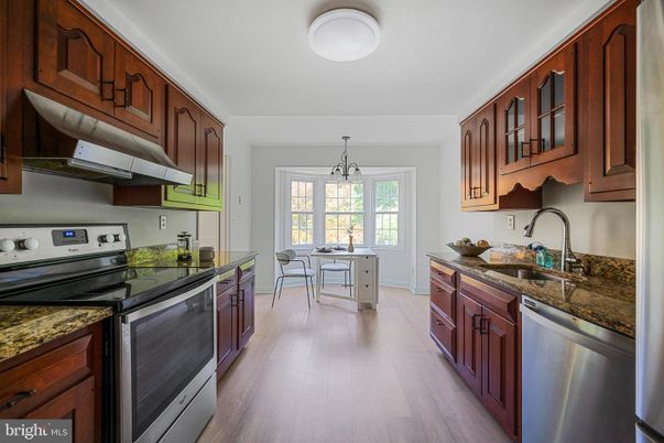 Dining room, Interior, Kitchen, Pendant Lights, Wood Texture Flooring