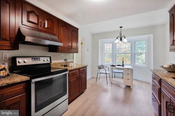 Chandelier, Dining room, Interior, Kitchen, Pendant Lights, Wood Texture Flooring