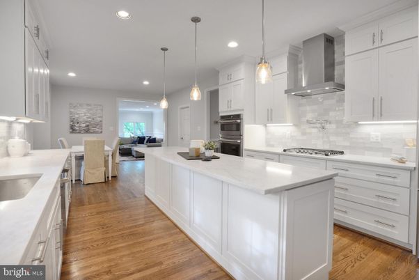 Dining room, Interior, Kitchen, Living room, Pendant Lights, Recessed Lighting, Stainless Steel Appliances, Wood Texture Flooring
