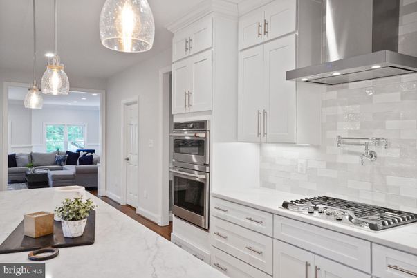 Interior, Kitchen, Living room, Pendant Lights, Recessed Lighting, Stainless Steel Appliances, Wood Texture Flooring
