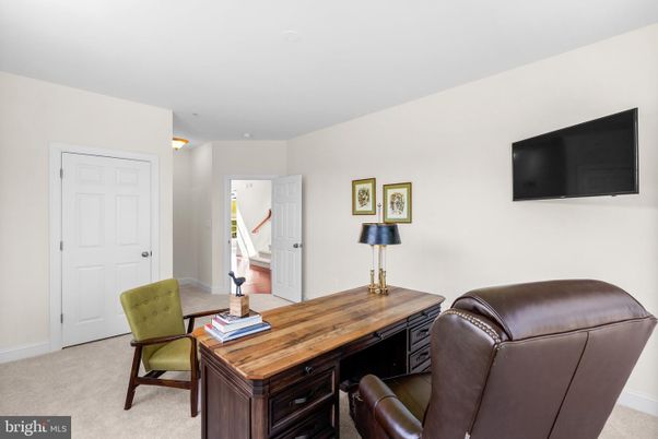 Home Office, Interior
