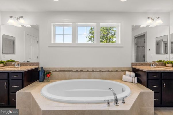 Bathroom, Dual Sink Vanities, Interior