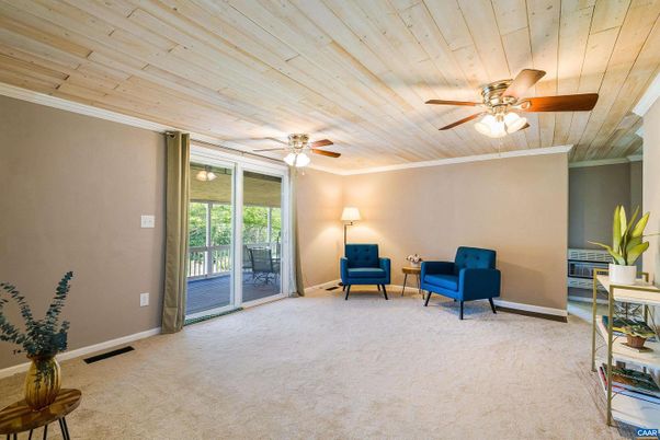 Empty room, Interior, Wooden Ceilings