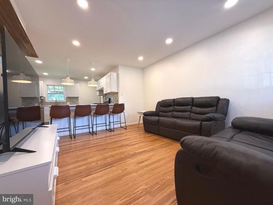 Interior, Kitchen, Living room, Pendant Lights, Recessed Lighting, Wood Texture Flooring