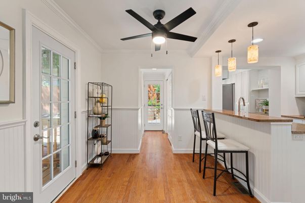Interior, Kitchen, Pendant Lights, Wood Texture Flooring