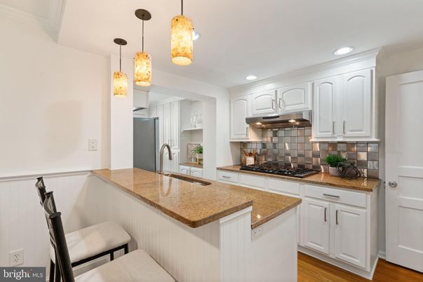 Interior, Kitchen, Pendant Lights, Recessed Lighting, Wood Texture Flooring