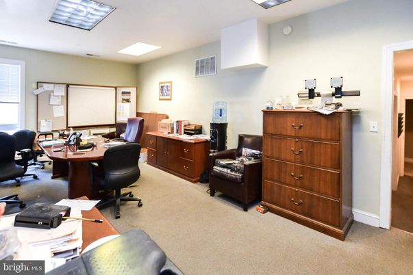Home Office, Interior