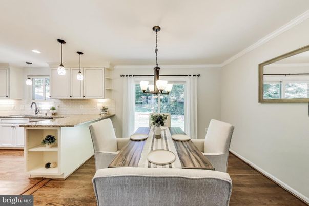 Chandelier, Dining room, Interior, Kitchen, Pendant Lights, Recessed Lighting, Wood Texture Flooring