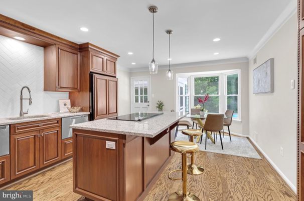 Dining room, Interior, Kitchen, Pendant Lights, Recessed Lighting, Wood Texture Flooring