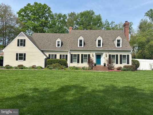Exterior, Facade, Cape Cod