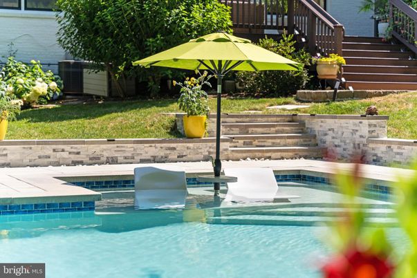 Exterior, Pool, Water