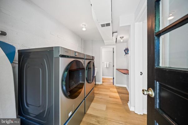 Interior, Utility Closets, Washer, Wood Texture Flooring