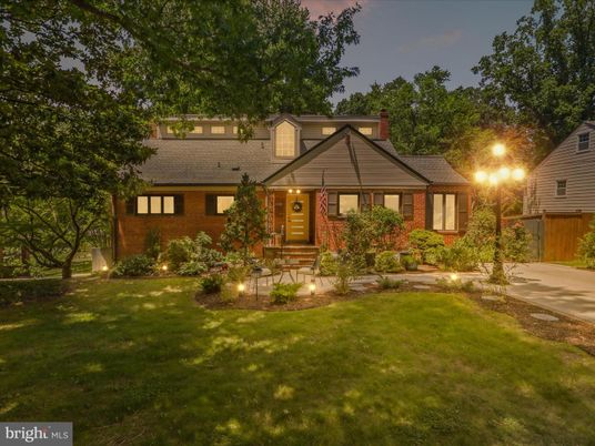 Backyard, Exterior, Facade, Brick Facade, Log Home