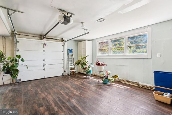 Garage, Interior, Wood Texture Flooring