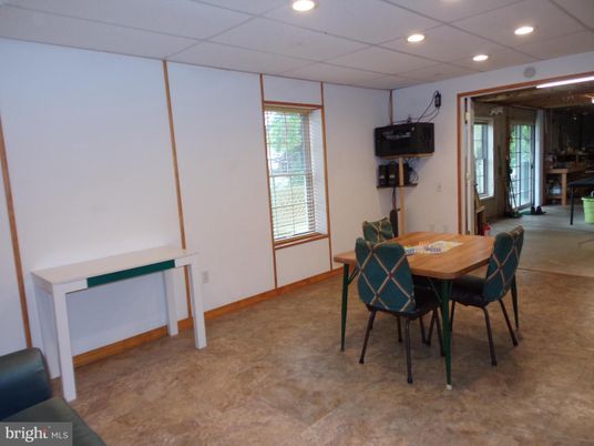 Dining room, Interior, Recessed Lighting
