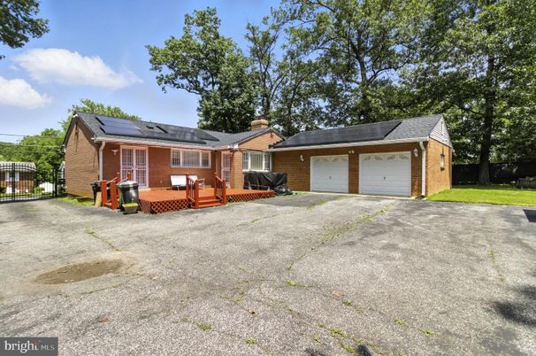 Backyard, Detached Garage, Exterior, Solar Panels